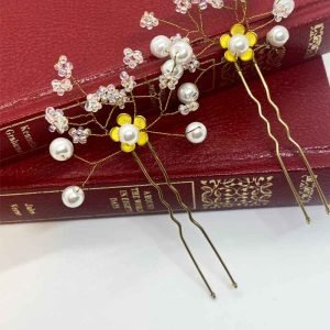 Trudy | Saraden Designs | Hair Pins | Wedding | Bridal hair piece