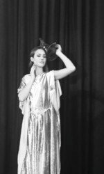 Irish Milliner Saraden Designs Oceanic Nature during Leicester Fashion Week 10th November 2019 | Photographer Sarah O' Rourke Irish Milliner Saraden Designs Oceanic Nature during Leicester Fashion Week 10th November 2019 | Photographer Sarah O' Rourke