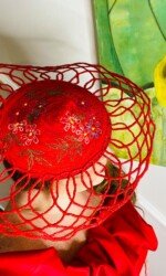 Sarah O' Rourke wearing Saraden Designs Millinery - Irish Milliner - Award Winning Milliner - Ladies Day - Racing Style Sarah O' Rourke wearing Saraden Designs Millinery - Irish Milliner - Award Winning Milliner - Ladies Day - Racing Style